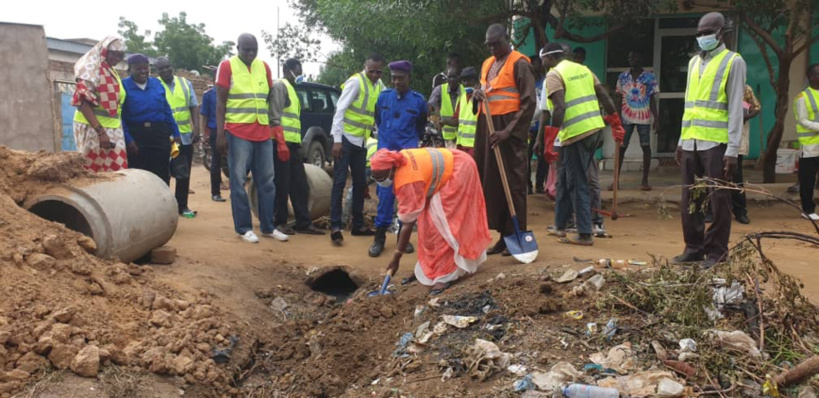 N'Djamena : la commune du 6e arrondissement déploie des buses de drainage d'eau N'Djamena : la commune du 6e arrondissement déploie des buses de drainage d'eau