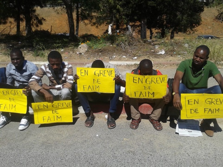 Des étudiants tchadiens d'Algérie en grève de la faim, réclament le paiement des bourses. Des étudiants tchadiens d'Algérie en grève de la faim, réclament le paiement des bourses.