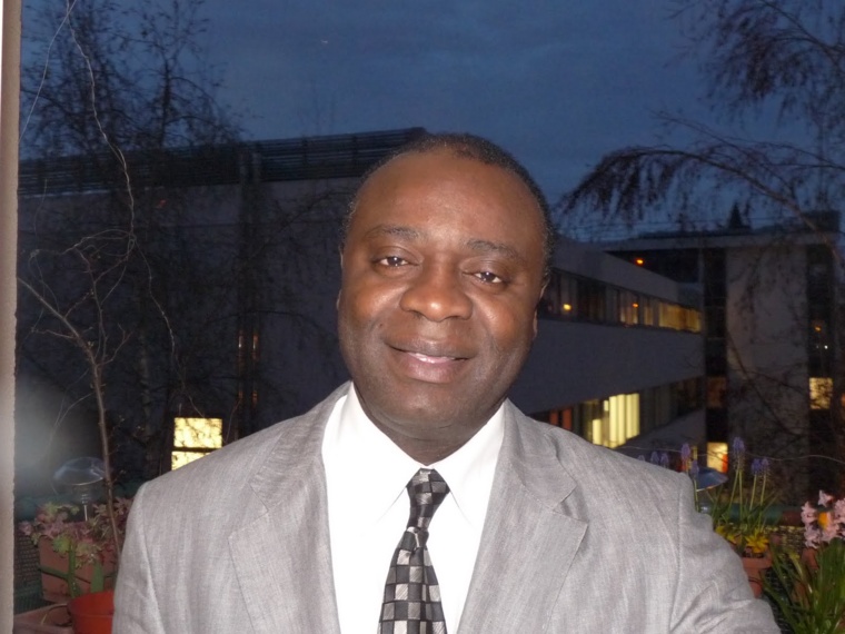 Cinq questions à Gaspard-Hubert Lonsi Koko‏