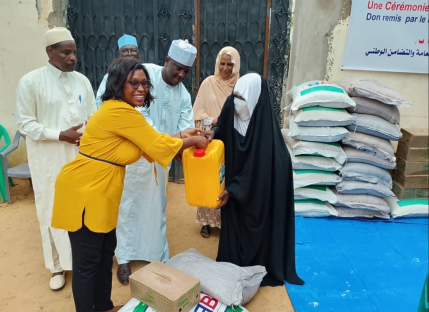 Tchad : les veuves et orphelins du Batha reçoivent un don des autorités Tchad : les veuves et orphelins du Batha reçoivent un don des autorités