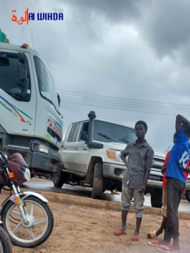 Tchad : menacés de mort, des douaniers abandonnent une marchandise suspecte. © Alwihda Info Tchad : menacés de mort, des douaniers abandonnent une marchandise suspecte. © Alwihda Info