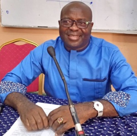 Le président de la Société Camerounaise de Géographie. Le président de la Société Camerounaise de Géographie.