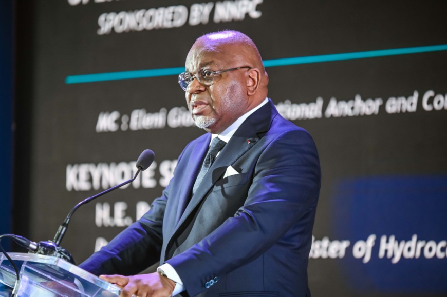 Le ministre des Hydrocarbures du Congo reçoit un prix pour l'ensemble de sa carrière Le ministre des Hydrocarbures du Congo reçoit un prix pour l'ensemble de sa carrière