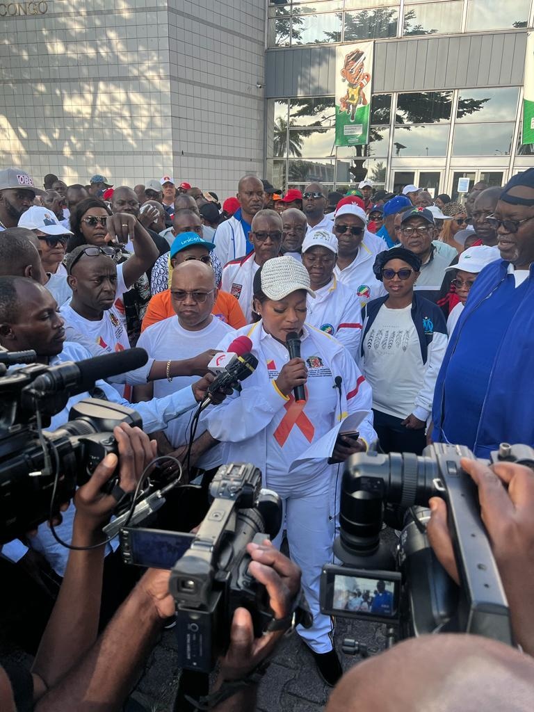 Une vue de la marche Citoyenne et la ministre Ines Bertille Nefer Ingani devant la presse