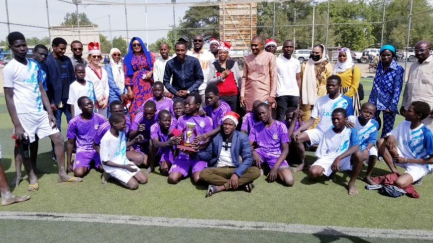 Tchad : le collectif des jeunes "Fêtons Noël ensemble" offre des dons aux enfants du centre Dakouna Tchad : le collectif des jeunes "Fêtons Noël ensemble" offre des dons aux enfants du centre Dakouna