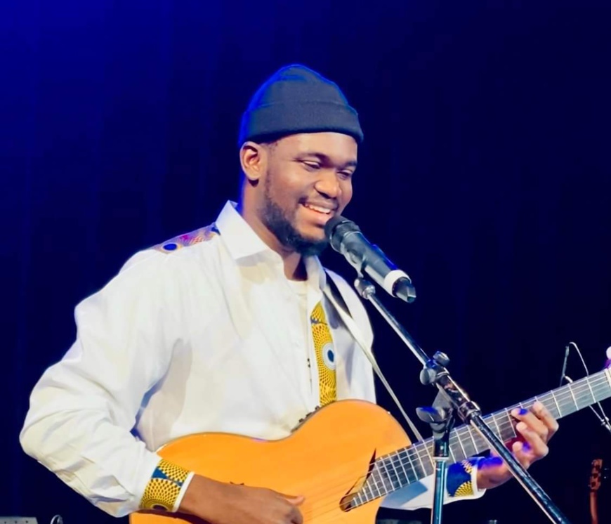 Djim Radé : une fusion rythmique entre tradition et modernité dans son nouvel album Djim Radé : une fusion rythmique entre tradition et modernité dans son nouvel album