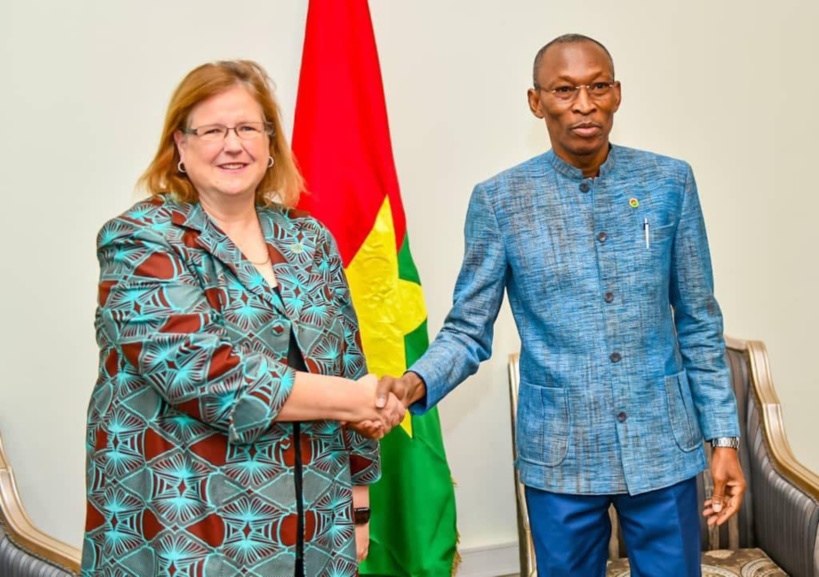 Le Burkina Faso demande des armes au Canada : "nous allons nous battre nous-mêmes" Le Burkina Faso demande des armes au Canada : "nous allons nous battre nous-mêmes"