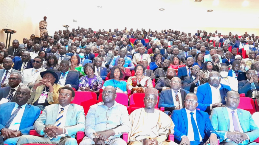 Tchad : le président de transition met en garde contre la politisation du Barreau