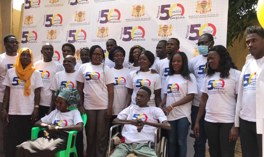 N'Djamena : remise des chèques pour l'initiative "50 000 emplois décents pour les jeunes" N'Djamena : remise des chèques pour l'initiative "50 000 emplois décents pour les jeunes"