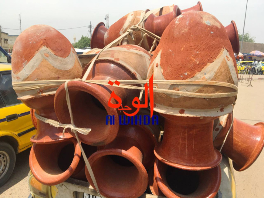 Tchad : jarre en terre cuite, la solution traditionnelle pour se rafraîchir au 21e siècle