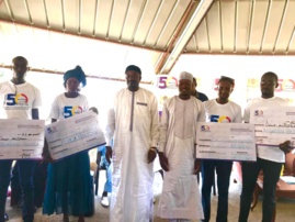 Tchad : remise de chèques aux lauréats de l'Initiative 50 000 emplois décents du Mayo Kebbi Est Tchad : remise de chèques aux lauréats de l'Initiative 50 000 emplois décents du Mayo Kebbi Est