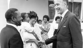 Jean-Bedel Bokassa et François Hollande même combat nataliste: "NON" Mamans décorées, le 21.12.2014