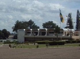 CENTRAFRIQUE : ELECTION PRESIDENTIELLE 2015 : la course des chevaux (Plus de 100 candidats déclarés) CENTRAFRIQUE : ELECTION PRESIDENTIELLE 2015 : la course des chevaux (Plus de 100 candidats déclarés)