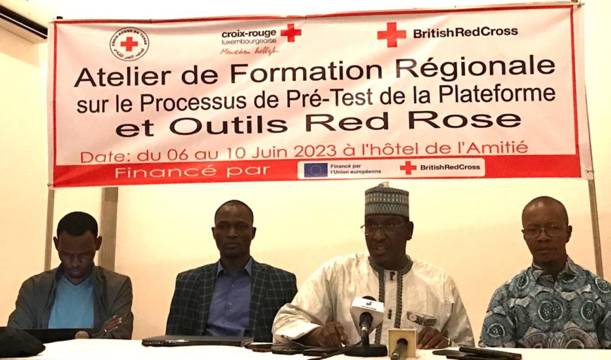 Assistance humanitaire plus efficace : La Croix-Rouge du Tchad forme ses volontaires à l'utilisation de Red Rose Assistance humanitaire plus efficace : La Croix-Rouge du Tchad forme ses volontaires à l'utilisation de Red Rose