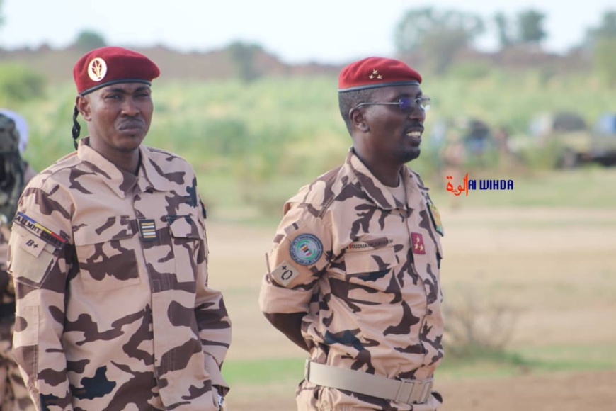 Est du Tchad : l'armée apporte une assistance alimentaire aux réfugiés en détresse