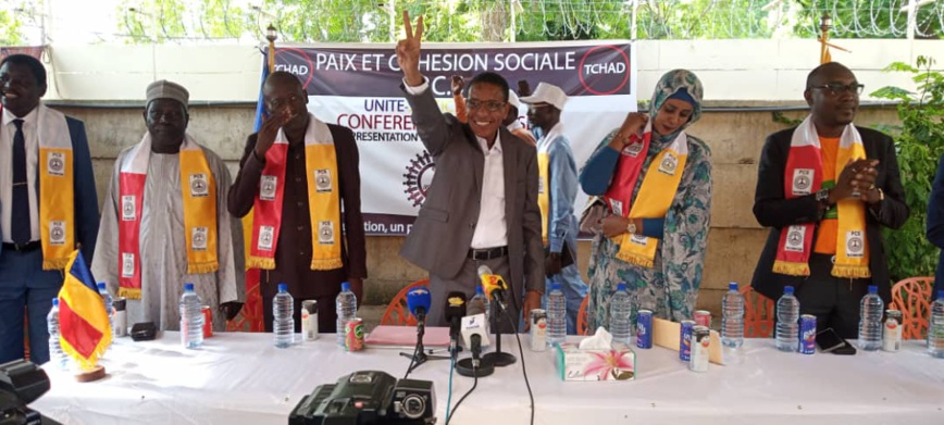 Tchad : Moustapha Mahamat Masri présente le "Parti pour la Paix et la Cohésion Sociale" à la nation Tchad : Moustapha Mahamat Masri présente le "Parti pour la Paix et la Cohésion Sociale" à la nation