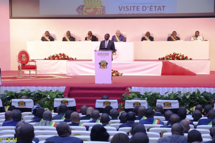 Le président Kenyan William RUTO devant le parlement congolais réuni en congrès Le président Kenyan William RUTO devant le parlement congolais réuni en congrès