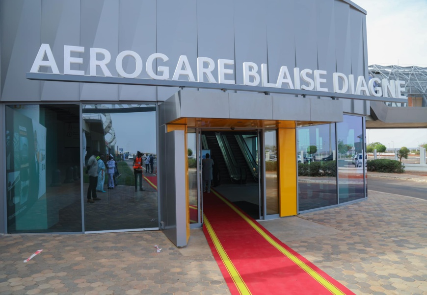 Le Sénégal inaugure une gare ultramoderne pour le Train Express à l'Aéroport International Blaise Diagne Le Sénégal inaugure une gare ultramoderne pour le Train Express à l'Aéroport International Blaise Diagne