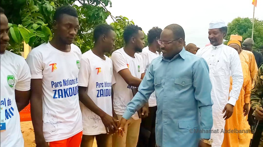 Tchad : les joueurs de l'équipe ÉLÉPHANT FC reçus par le gouverneur du Salamat Tchad : les joueurs de l'équipe ÉLÉPHANT FC reçus par le gouverneur du Salamat