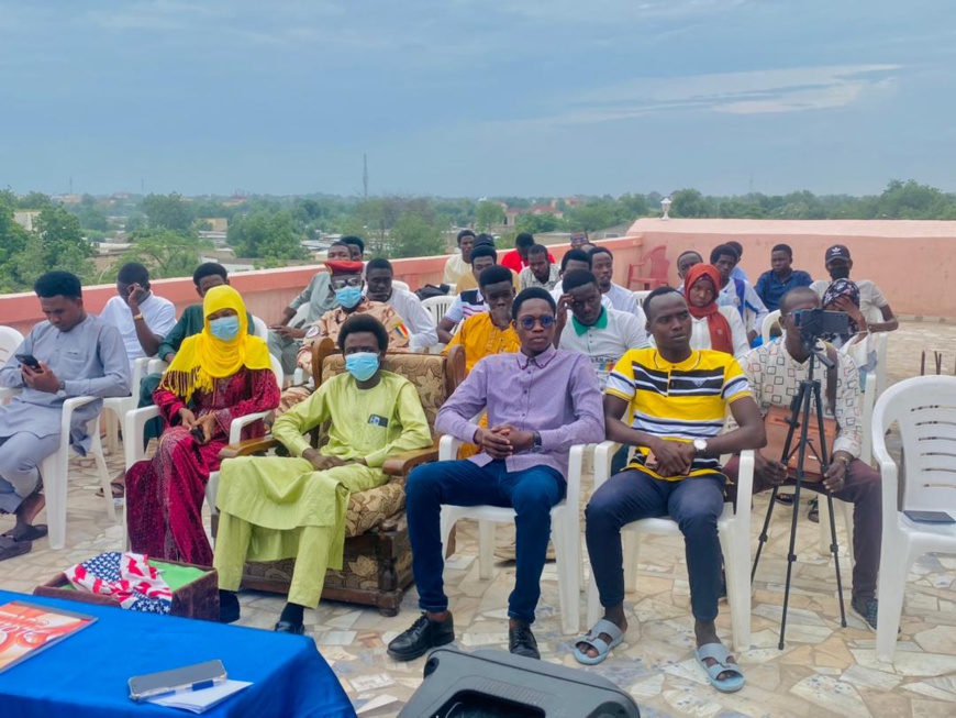 Journée de la Jeunesse au Tchad : Le Centre Mixte met en lumière les voies vers la réussite