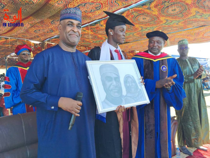 Tchad : 605 étudiants de la 10ᵉ promotion de l’Université EMI Koussi ont reçu leur parchemin Tchad : 605 étudiants de la 10ᵉ promotion de l’Université EMI Koussi ont reçu leur parchemin