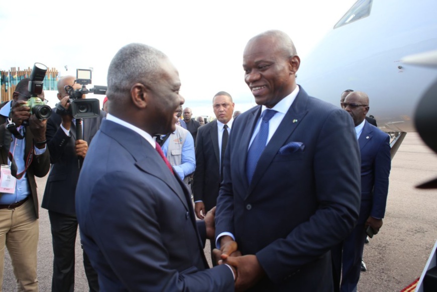 L'arrivée du président gabonais à Brazzaville L'arrivée du président gabonais à Brazzaville