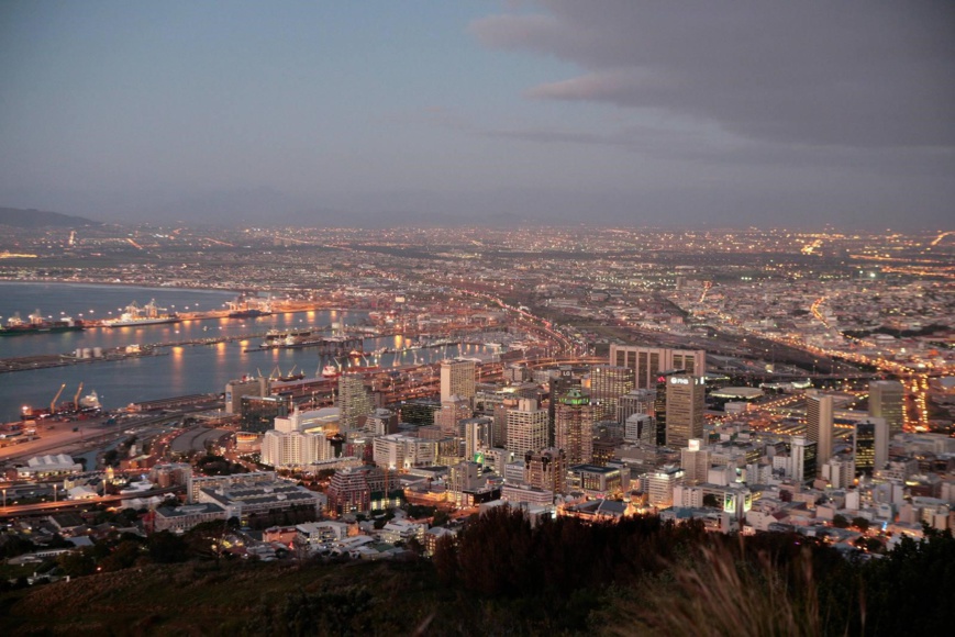 Afrique du Sud : TotalEnergies lance la construction d’une centrale solaire de 216 MW associée à un stockage par batterie Afrique du Sud : TotalEnergies lance la construction d’une centrale solaire de 216 MW associée à un stockage par batterie