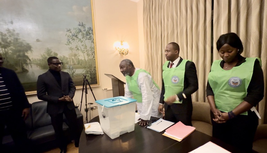 Référendum constitutionnel au Tchad : L’Ambassadeur Ahmad Makaila s’est félicité de la bonne tenue du scrutin en France Référendum constitutionnel au Tchad : L’Ambassadeur Ahmad Makaila s’est félicité de la bonne tenue du scrutin en France