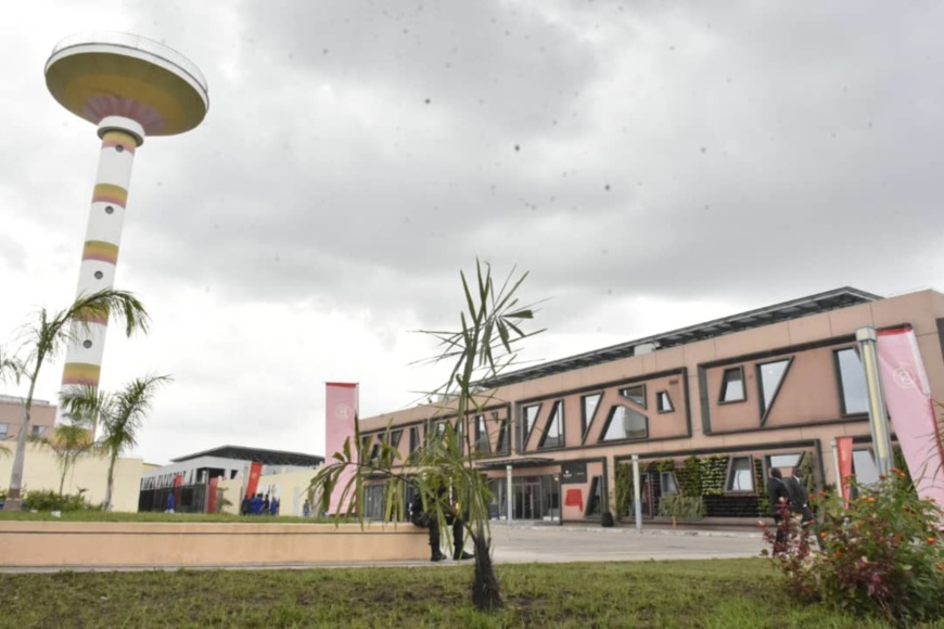 Une vue du centre commercial " Brazza Mall"