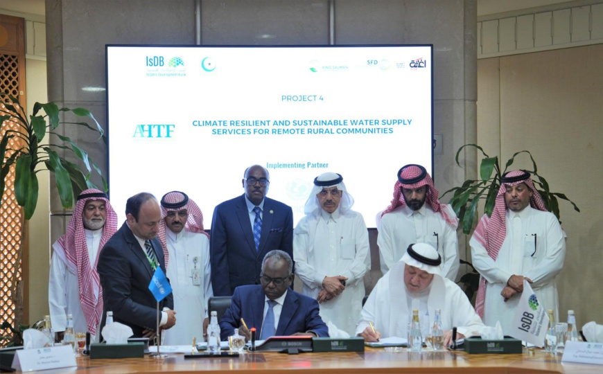 Afghanistan : l’OCI réitère la volonté d’alléger la souffrance des sinistrés Afghanistan : l’OCI réitère la volonté d’alléger la souffrance des sinistrés