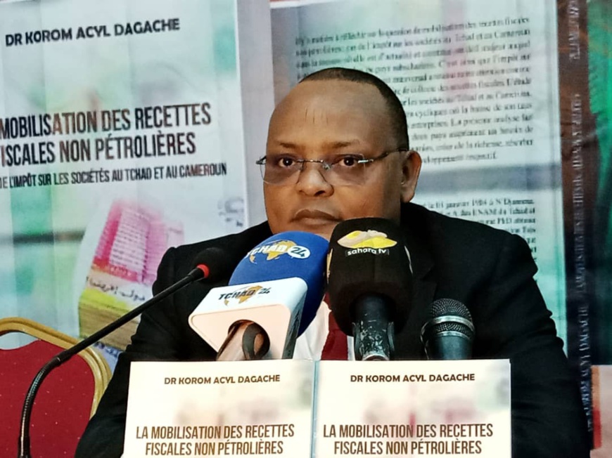 Dédicace du nouvel ouvrage de Dr Korom Acyl Dagache sur la fiscalité au Tchad et au Cameroun Dédicace du nouvel ouvrage de Dr Korom Acyl Dagache sur la fiscalité au Tchad et au Cameroun