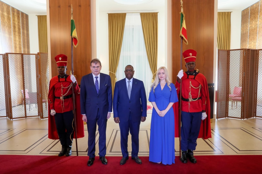 Sénégal : Trois nouveaux ambassadeurs ont présenté leurs lettres de créance au Chef de l'État Macky Sall Sénégal : Trois nouveaux ambassadeurs ont présenté leurs lettres de créance au Chef de l'État Macky Sall