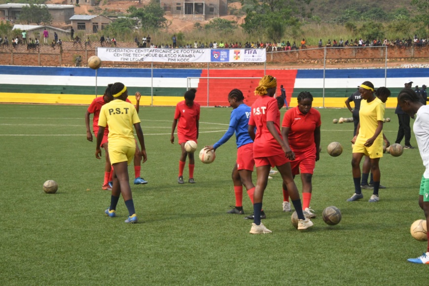 RCA : le président Touadera inaugure un centre technique dédié au football