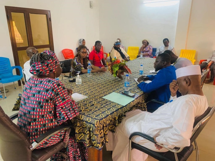 Tchad : Rencontre entre l'ambassadeur du Tchad au Mali et l'Association des Élèves, Étudiants et Stagiaires Tchadiens Tchad : Rencontre entre l'ambassadeur du Tchad au Mali et l'Association des Élèves, Étudiants et Stagiaires Tchadiens