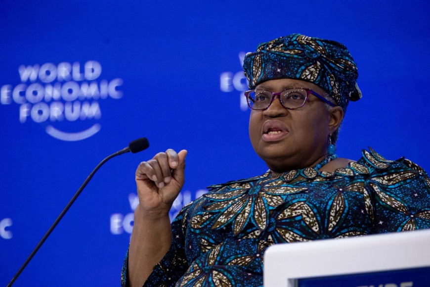 « Nous devons penser la mondialisation non pas de la même manière qu'avant, mais différemment », a déclaré Ngozi Okonjo-Iweala, DG de l'OMC. Photo : WEF. « Nous devons penser la mondialisation non pas de la même manière qu'avant, mais différemment », a déclaré Ngozi Okonjo-Iweala, DG de l'OMC. Photo : WEF.