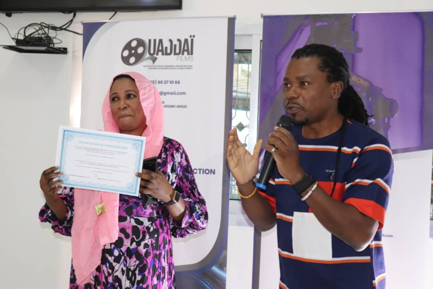 Tchad : hommage à l'artiste peintre Abdelkader Badaoui lors d'une exposition à TAIM ART Tchad : hommage à l'artiste peintre Abdelkader Badaoui lors d'une exposition à TAIM ART