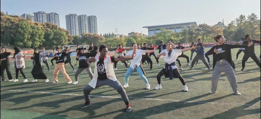 Tchad : Mako Fiz, le Tchadien qui apprend le Kung-fu aux Chinois Tchad : Mako Fiz, le Tchadien qui apprend le Kung-fu aux Chinois