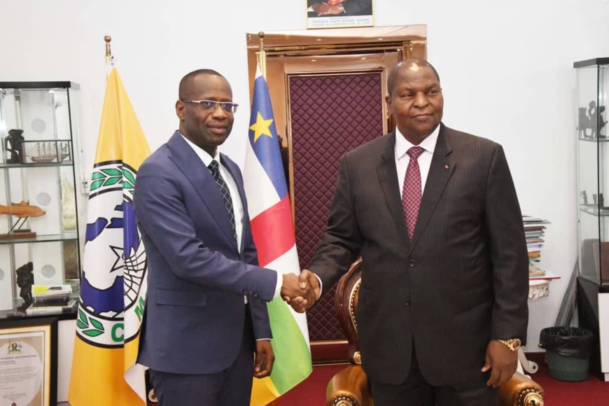 RCA : le président de la République reçoit le nouveau gouverneur de la BEAC RCA : le président de la République reçoit le nouveau gouverneur de la BEAC