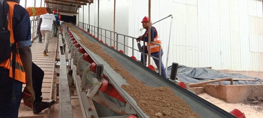 Cameroun : Mise en place de la première unité de traitement du gravier minéralisé en vase clos Cameroun : Mise en place de la première unité de traitement du gravier minéralisé en vase clos