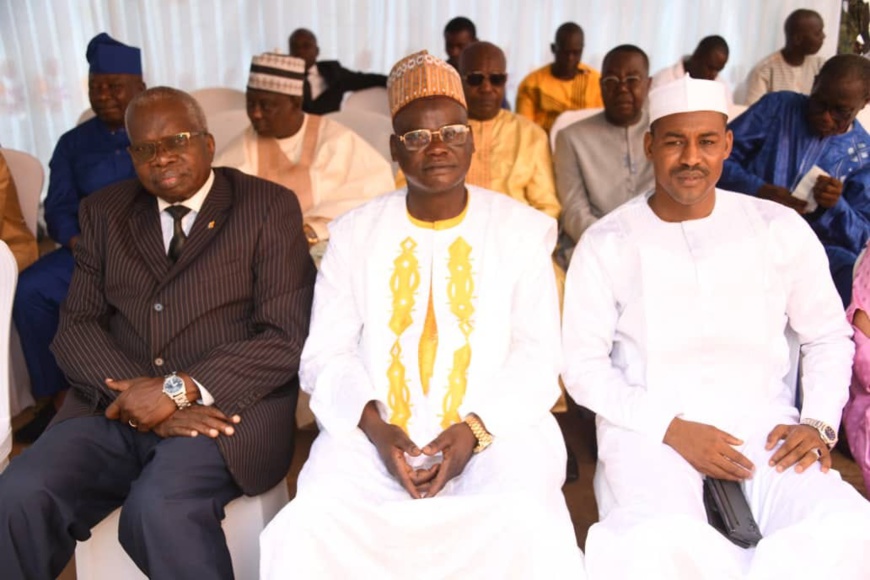 RCA : le président de la République assiste à la grande prière à la Mosquée Atique RCA : le président de la République assiste à la grande prière à la Mosquée Atique