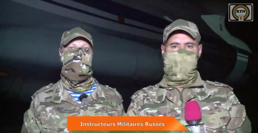 Le Niger officialise l'arrivée d'une centaine d'instructeurs militaires russes Le Niger officialise l'arrivée d'une centaine d'instructeurs militaires russes