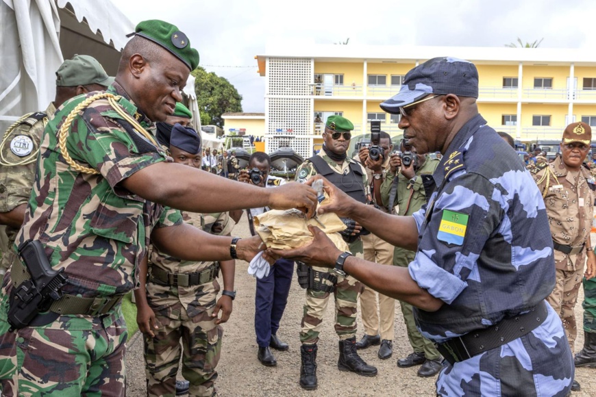 Gabon : le président dote les forces armées de matériel roulant