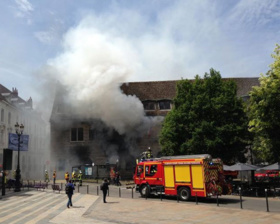 Bruxelles: Le CODE condamne l'acte criminel posé contre la Mairie de Besançon par le ressortissant camerounais Zéphirin Bertrand Teyou Bruxelles: Le CODE condamne l'acte criminel posé contre la Mairie de Besançon par le ressortissant camerounais Zéphirin Bertrand Teyou