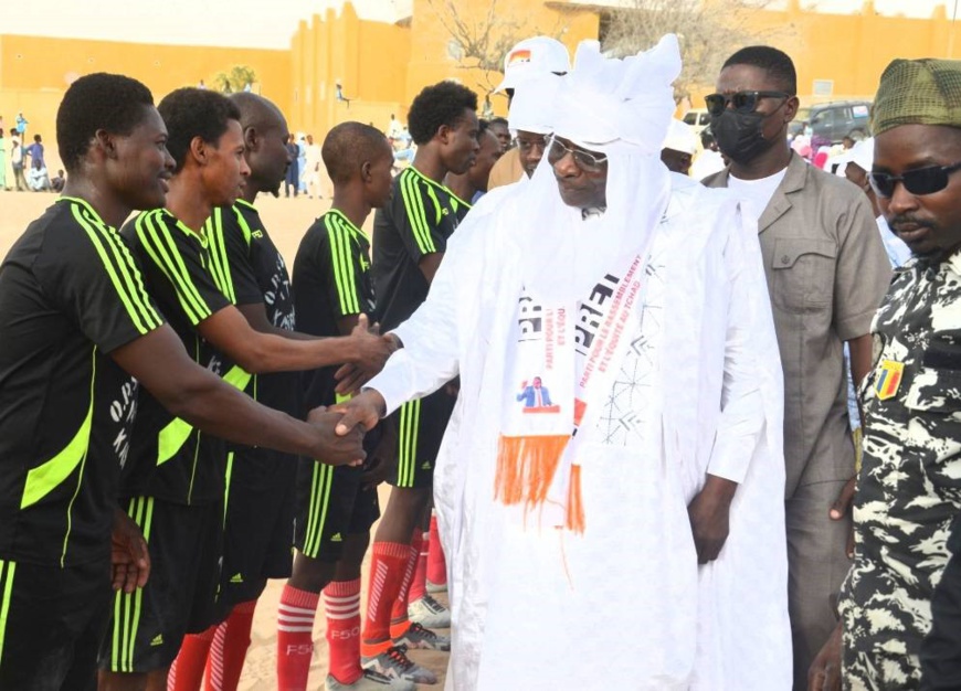 Présidentielle : l’Alliance Bongoro passe par un match de football à Mao pour expliquer son projet de société Présidentielle : l’Alliance Bongoro passe par un match de football à Mao pour expliquer son projet de société