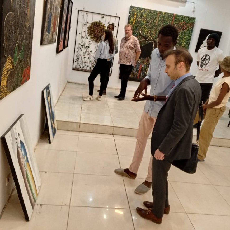Tchad - Amiral Protège Bûnda Slam : Un artiste tchadien aux multiples talents qui marie poésie et peinture