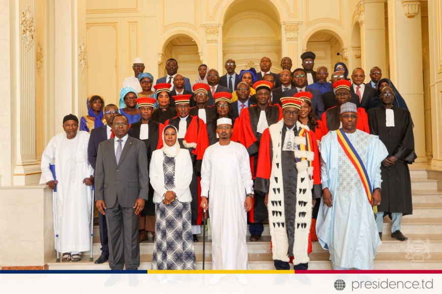 Tchad : Prestation de serment de 13 membres de deux institutions en présence du Chef de l’Etat Tchad : Prestation de serment de 13 membres de deux institutions en présence du Chef de l’Etat