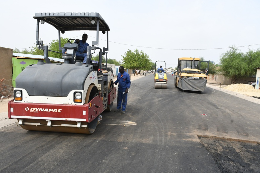 Tchad: Bitumage de la Rue Réliant Patte d'Oie à Farcha en cours Tchad: Bitumage de la Rue Réliant Patte d'Oie à Farcha en cours