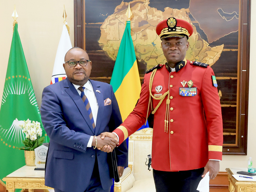 Gabon : le chef de l’Etat reçoit le ministre de l’Intégration régionale de la RDC Gabon : le chef de l’Etat reçoit le ministre de l’Intégration régionale de la RDC