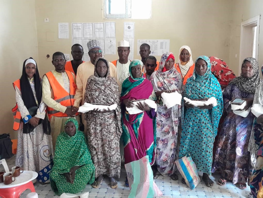 Tchad : Une action de solidarité de l'AJUNG envers les femmes concasseuses Tchad : Une action de solidarité de l'AJUNG envers les femmes concasseuses