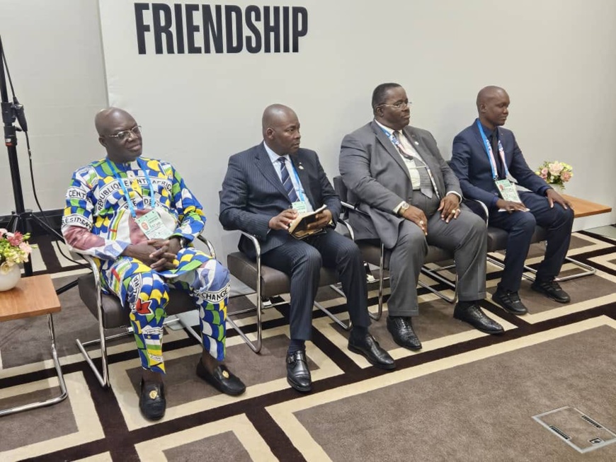 RCA : rencontre entre le président de la République et le président du CIO à Paris RCA : rencontre entre le président de la République et le président du CIO à Paris